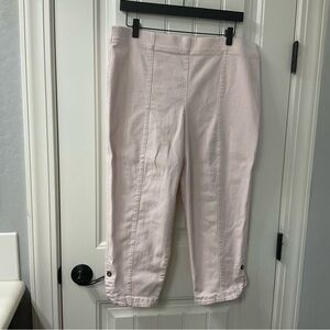 Intro.❤️love the fit capris